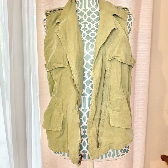 Madewell Green Utility Vest - Picture 3 of 11